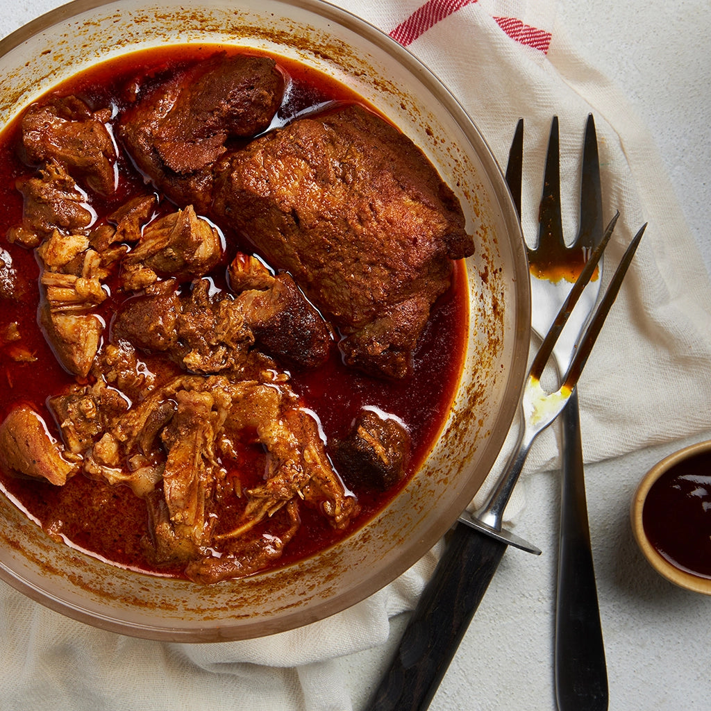 Tender and flavorful pulled pork made in the glass Anyday dish using a lower power level for the best texture. This quick and easy microwave recipe features succulent pork cooked with a savory blend of spices, delivering delicious and juicy pulled pork perfect for sandwiches, tacos, or as a main dish.