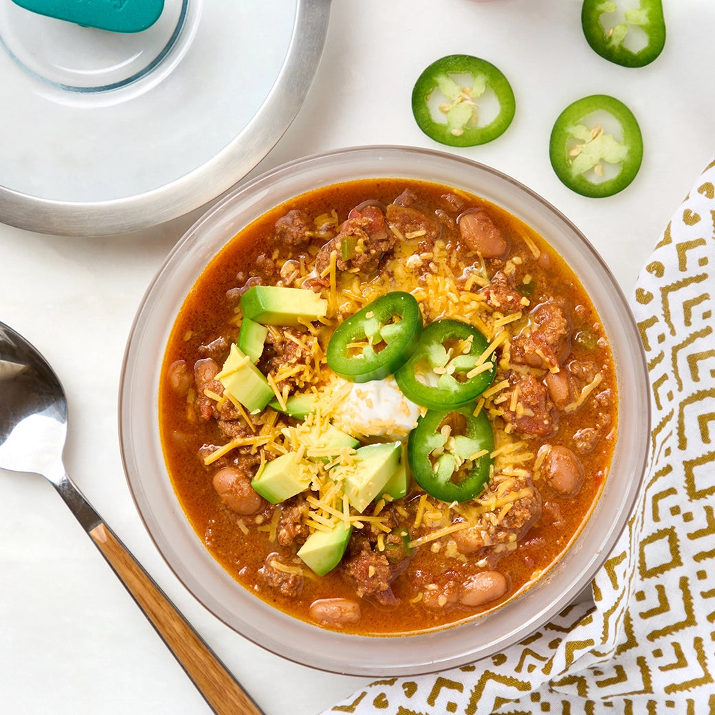 Rich, hearty chili served in the glass Anyday dish, packed with flavor from simmered beans, tomatoes, and spices. Microwave-prepared for a quick, satisfying meal with minimal cleanup, this chili stays fresh and ready in the fridge, thanks to the silicone-lined lid—ideal for weeknight dinners or meal prep.