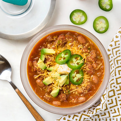 Rich, hearty chili served in the glass Anyday dish, packed with flavor from simmered beans, tomatoes, and spices. Microwave-prepared for a quick, satisfying meal with minimal cleanup, this chili stays fresh and ready in the fridge, thanks to the silicone-lined lid—ideal for weeknight dinners or meal prep.