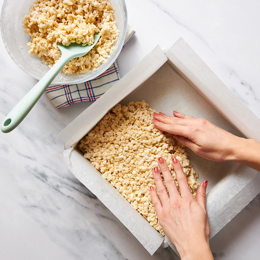 The easiest Rice Krispy treats made in the microwave using the glass Anyday dish, delivering perfectly gooey and crispy bites with minimal effort. Enjoy a quick and nostalgic treat, ready in minutes.