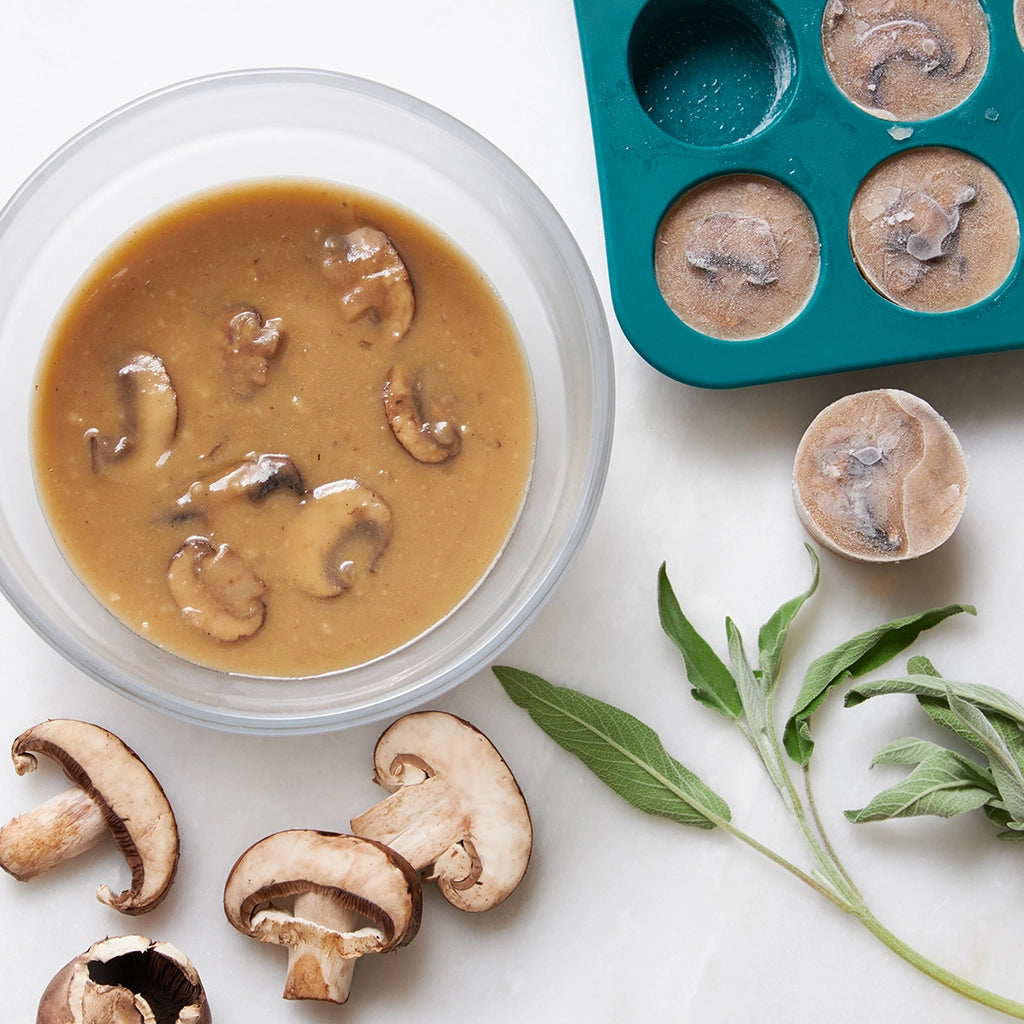 Rich and savory mushroom gravy made in the glass Anyday dish, featuring tender mushrooms in a flavorful, creamy sauce. This quick and easy microwave recipe ensures a deliciously smooth gravy, perfect for enhancing any meal.