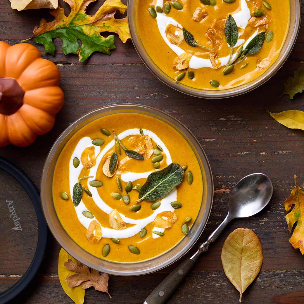 Warm spiced pumpkin soup cooked in the microwave using the glass Anyday dish, delivering a smooth, velvety texture with rich, aromatic spices. Enjoy a quick and comforting meal, ready in minutes.