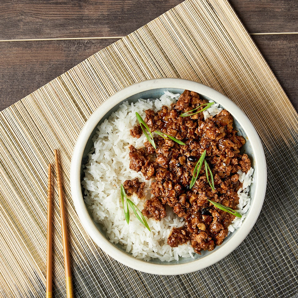 Taiwanese braised minced pork (Rou Zao Fan) cooked in the microwave using the glass Anyday dish, delivering tender, flavorful pork infused with rich, aromatic spices. Enjoy a quick and authentic meal, ready in minutes.