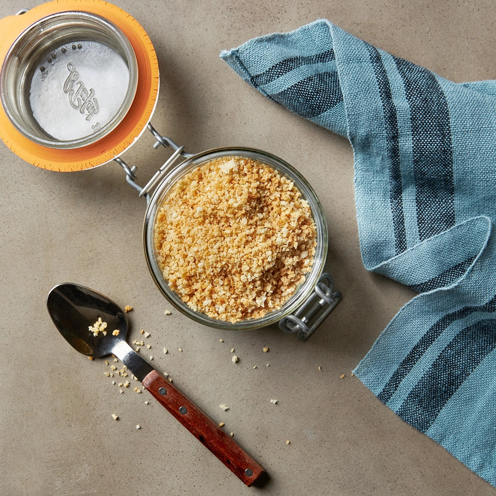 Toasted breadcrumbs made in the microwave using the glass Anyday dish, delivering perfectly crispy and golden breadcrumbs with minimal effort. Ideal for adding a quick and delicious crunch to your favorite dishes, ready in minutes.